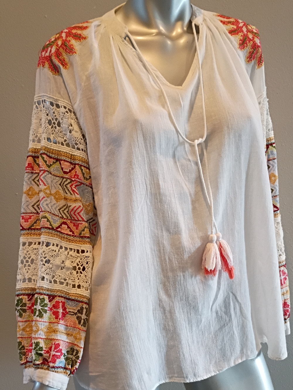 Tolani-Sz Medium White Cotton Boho Top  Embroidered Crochet Detailed Sleeves